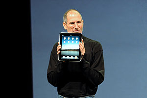 300px-Steve_Jobs_with_the_Apple_iPad_no_logo